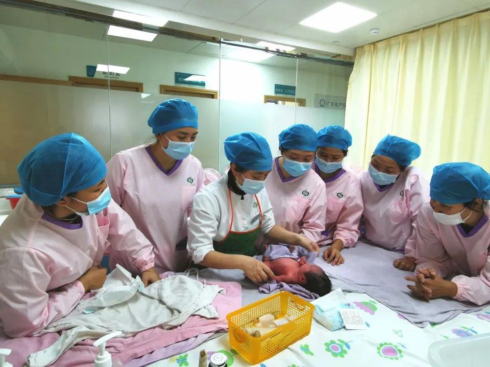 保亭妇婴监护型护送